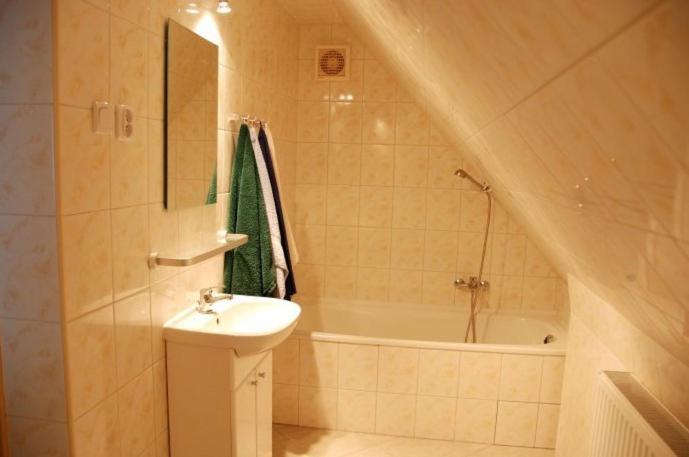 Hostel Victoria Краків Екстер'єр фото
